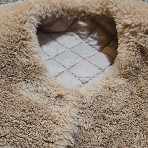 Zara Beige Quilted Vest - Picture 10 of 12